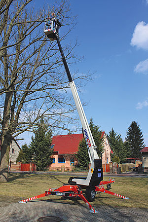 Anhänge Scherenbühne Dino T180 » Baumaschinen Boneß GmbH