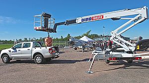 Anhänge Scherenbühne 190XTE » Baumaschinen Boneß GmbH